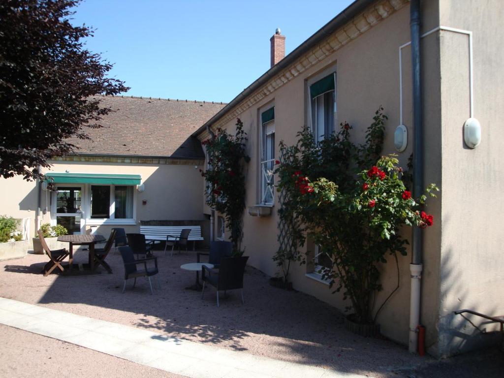 Hotel Du Commerce Tronget Exterior foto